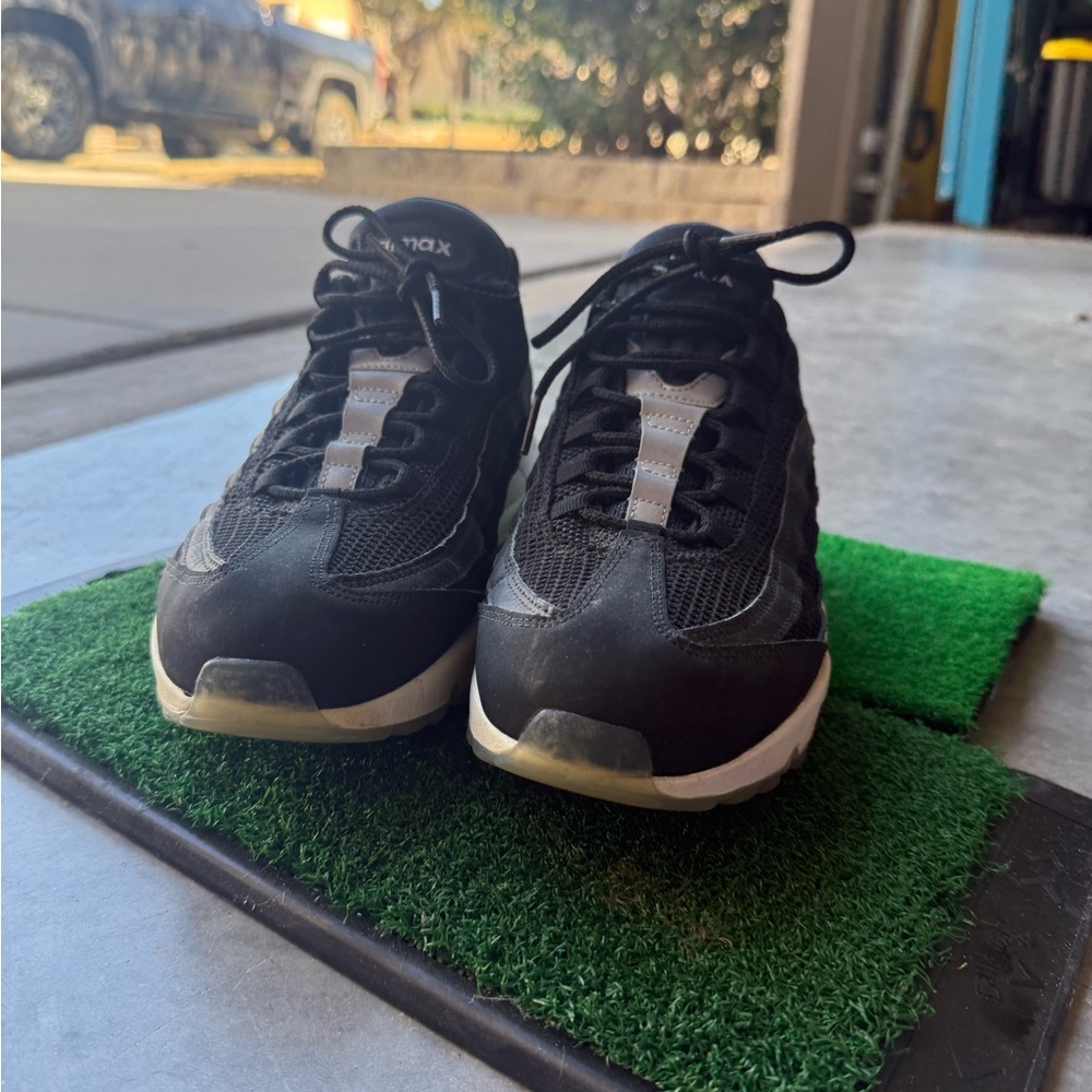Nike black air max